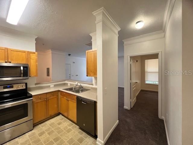 For Sale: $180,000 (1 beds, 1 baths, 765 Square Feet)