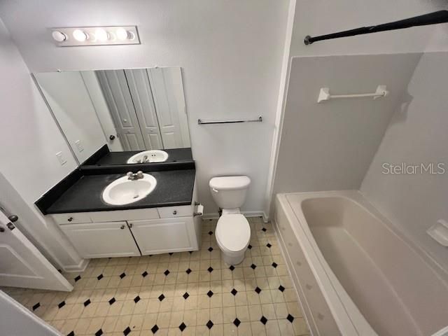 For Sale: $180,000 (1 beds, 1 baths, 765 Square Feet)