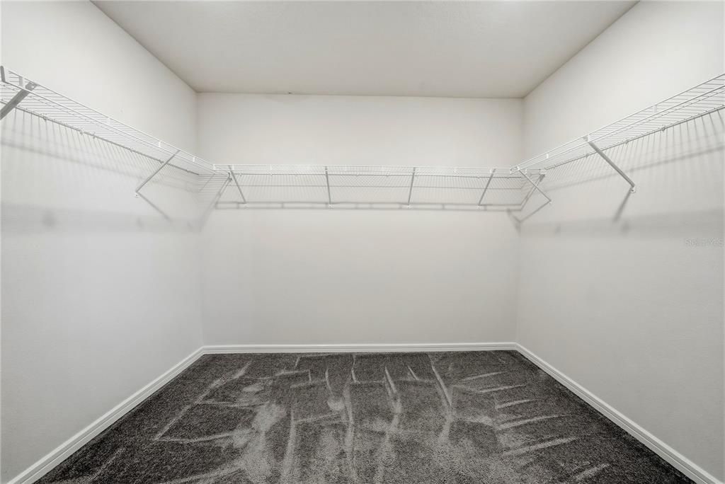 En Venta: $409,000 (4 camas, 3 baños, 2207 Pies cuadrados)