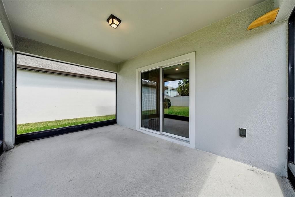 En Venta: $409,000 (4 camas, 3 baños, 2207 Pies cuadrados)