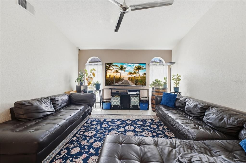 For Sale: $415,000 (4 beds, 3 baths, 1770 Square Feet)