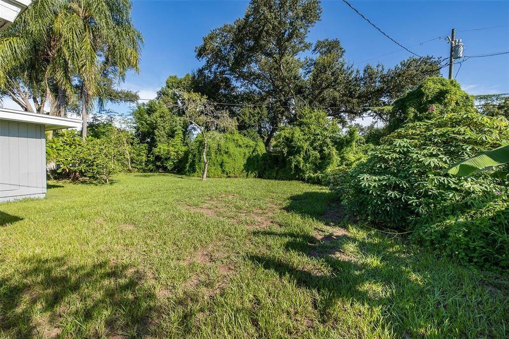 На продажу: $349,900 (2 спален, 1 ванн, 1023 Квадратных фут)