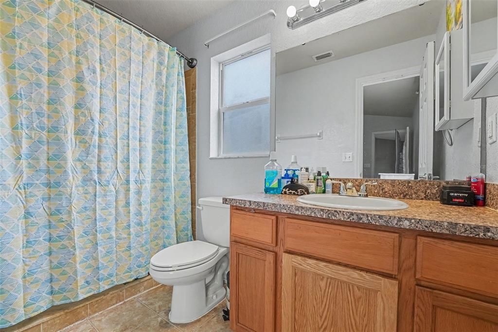 En Venta: $290,000 (3 camas, 2 baños, 1255 Pies cuadrados)