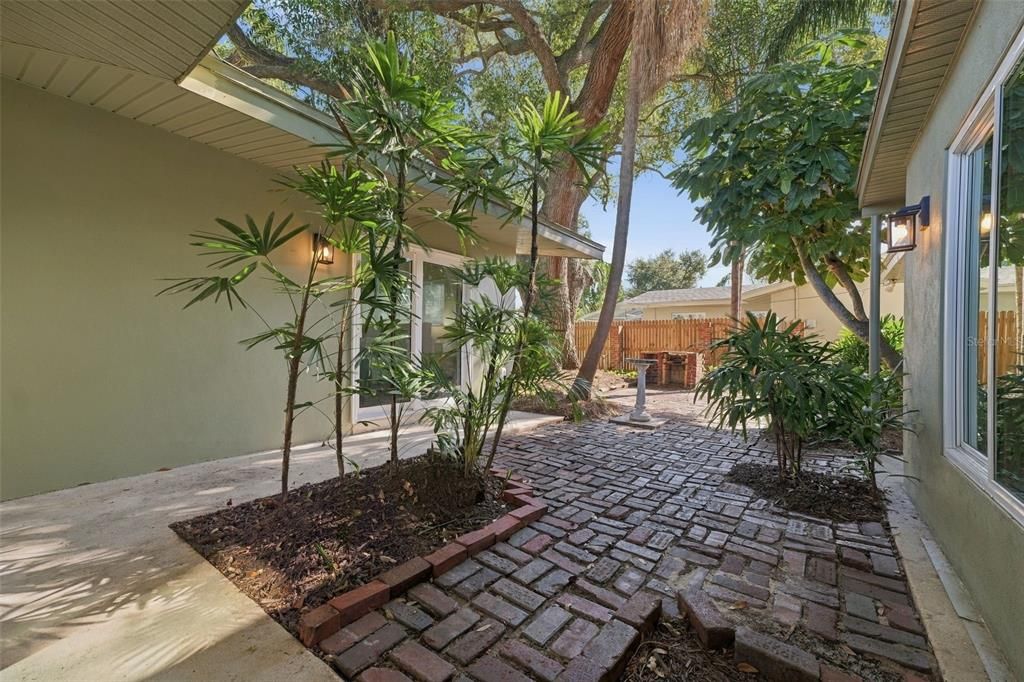 En Venta: $540,000 (4 camas, 3 baños, 2454 Pies cuadrados)