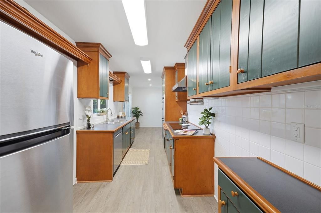 En Venta: $540,000 (4 camas, 3 baños, 2454 Pies cuadrados)