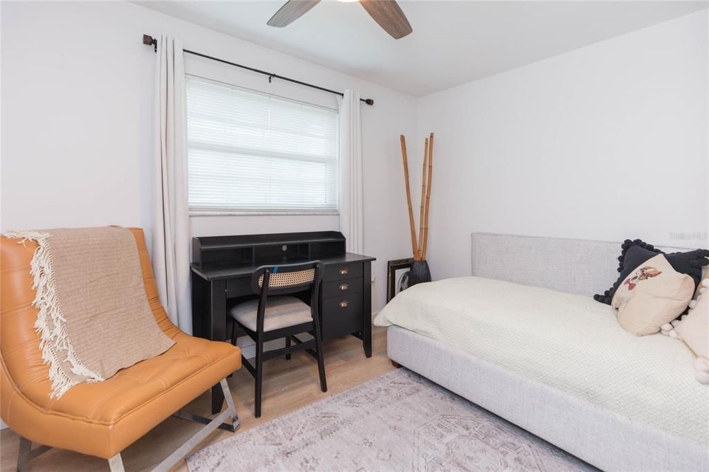 For Rent: $1,195 (2 beds, 1 baths, 722 Square Feet)