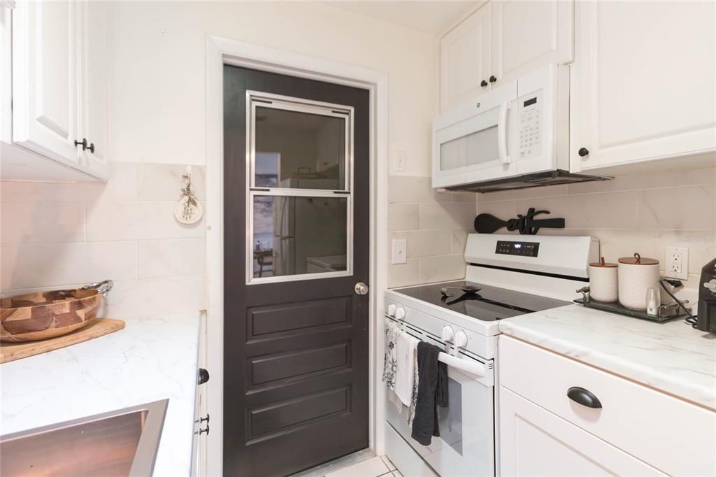 For Rent: $1,195 (2 beds, 1 baths, 722 Square Feet)