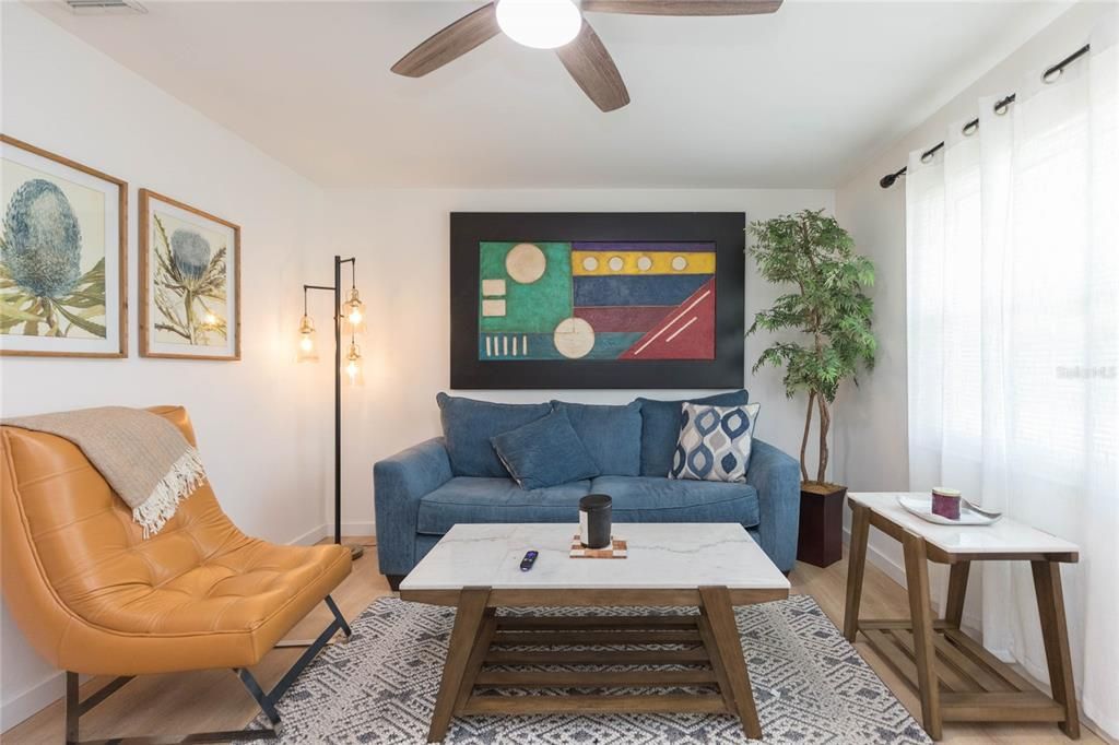 For Rent: $1,195 (2 beds, 1 baths, 722 Square Feet)