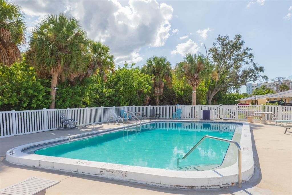 For Rent: $1,195 (2 beds, 1 baths, 722 Square Feet)