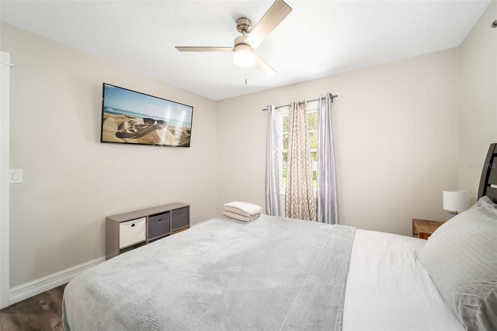 For Sale: $499,000 (3 beds, 2 baths, 1300 Square Feet)