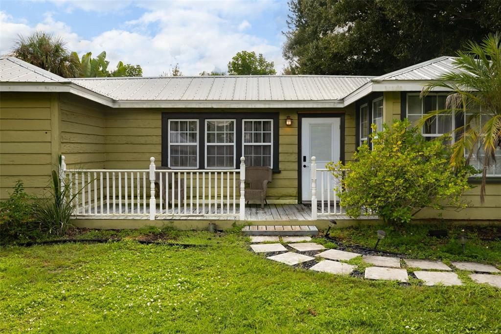 For Sale: $499,000 (3 beds, 2 baths, 1300 Square Feet)