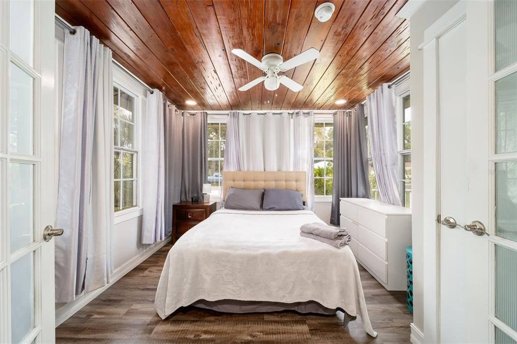 For Sale: $499,000 (3 beds, 2 baths, 1300 Square Feet)