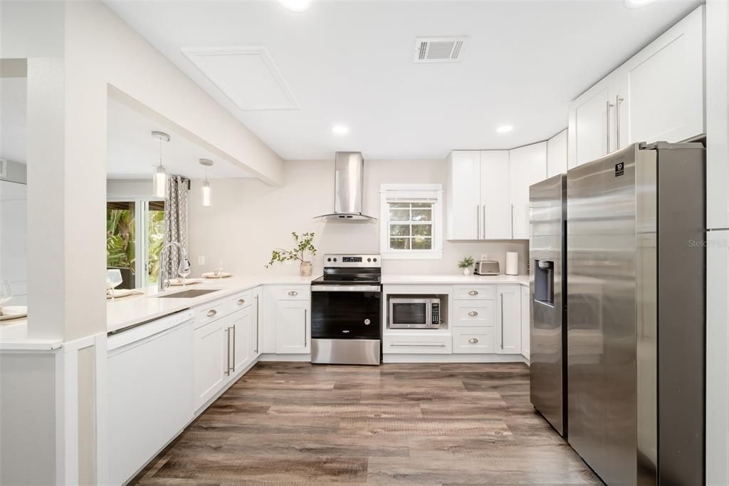 For Sale: $499,000 (3 beds, 2 baths, 1300 Square Feet)