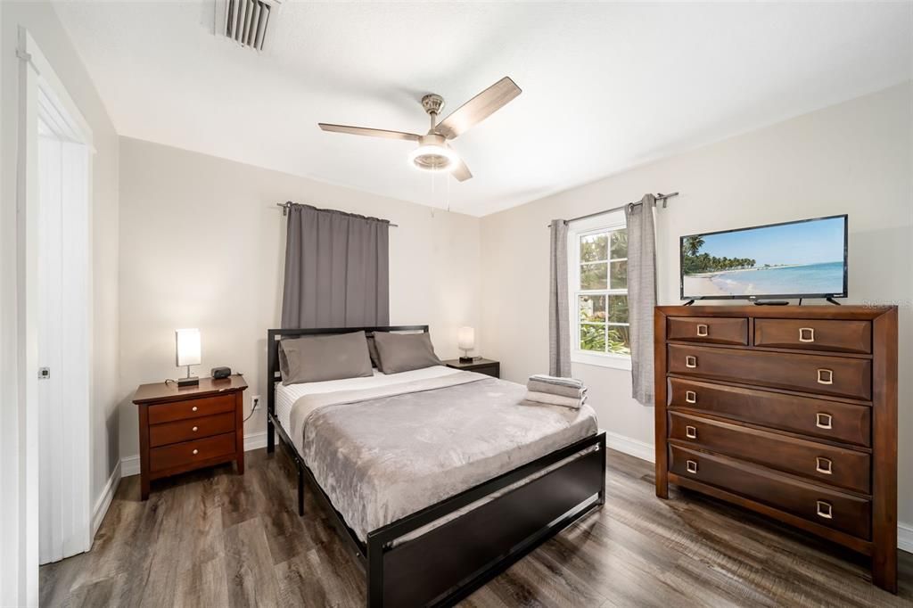 For Sale: $499,000 (3 beds, 2 baths, 1300 Square Feet)