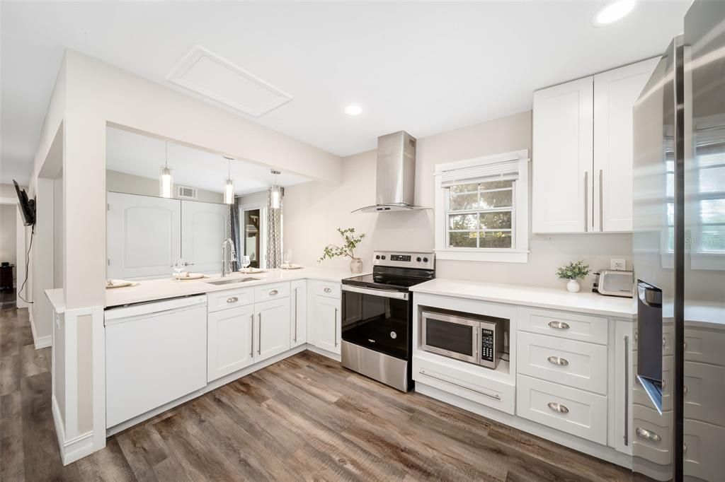 For Sale: $499,000 (3 beds, 2 baths, 1300 Square Feet)