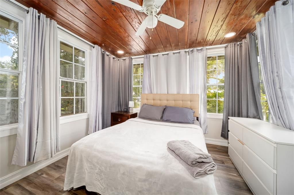 For Sale: $499,000 (3 beds, 2 baths, 1300 Square Feet)