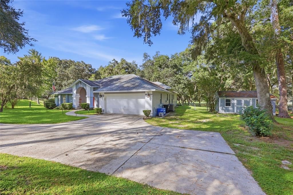 For Sale: $575,000 (3 beds, 2 baths, 2404 Square Feet)
