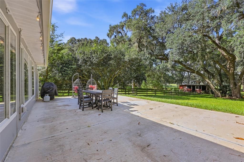 For Sale: $575,000 (3 beds, 2 baths, 2404 Square Feet)