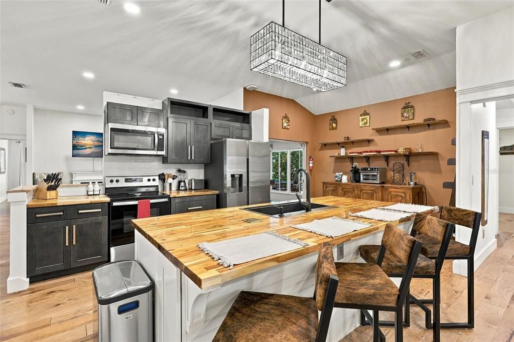 For Sale: $575,000 (3 beds, 2 baths, 2404 Square Feet)