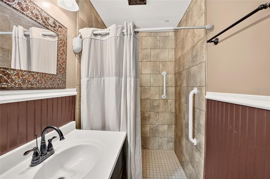 En Venta: $255,000 (3 camas, 2 baños, 1764 Pies cuadrados)