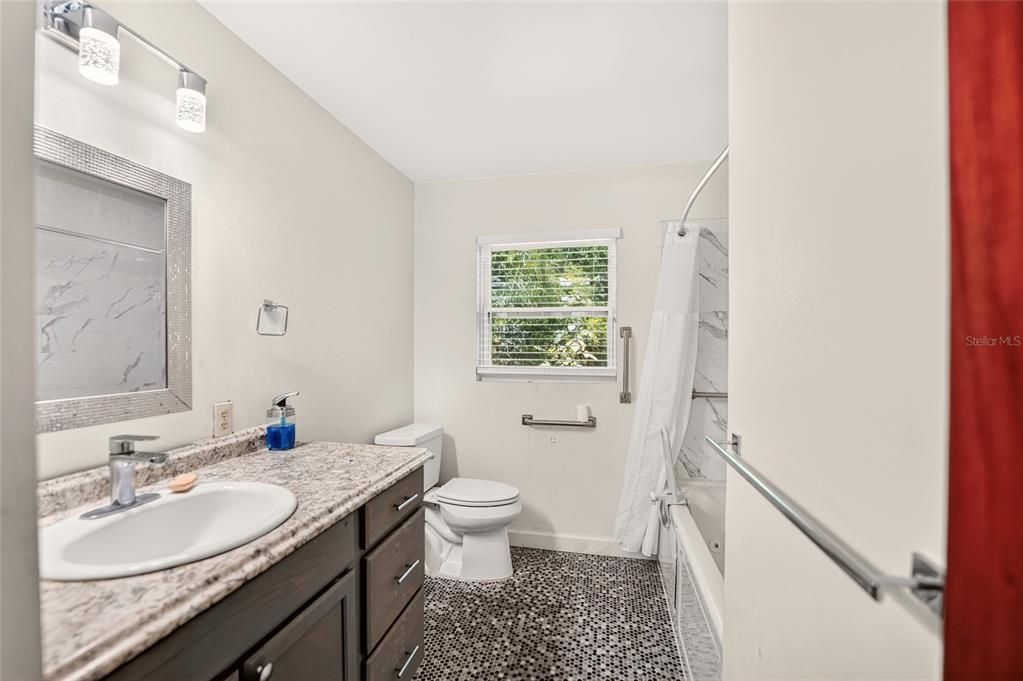 En Venta: $255,000 (3 camas, 2 baños, 1764 Pies cuadrados)