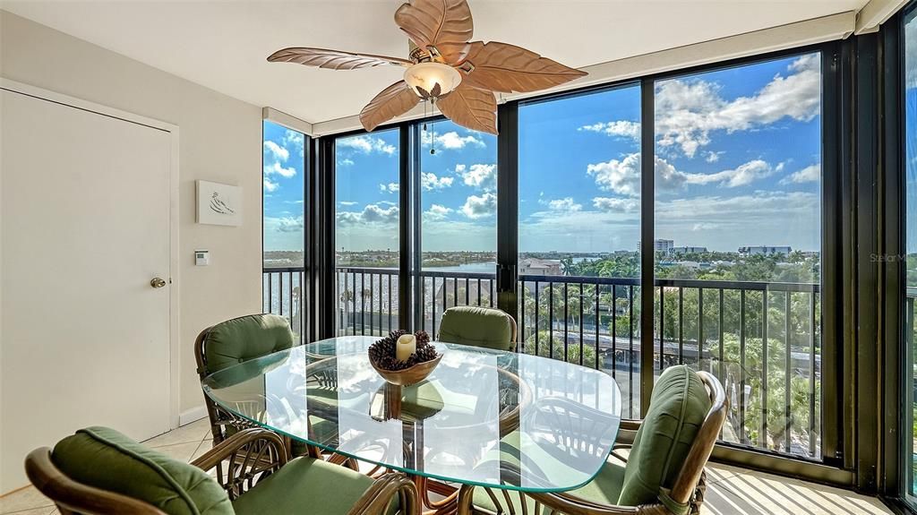En Venta: $719,000 (2 camas, 2 baños, 1056 Pies cuadrados)