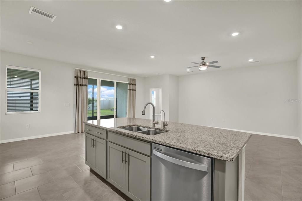 For Sale: $410,000 (4 beds, 2 baths, 2046 Square Feet)