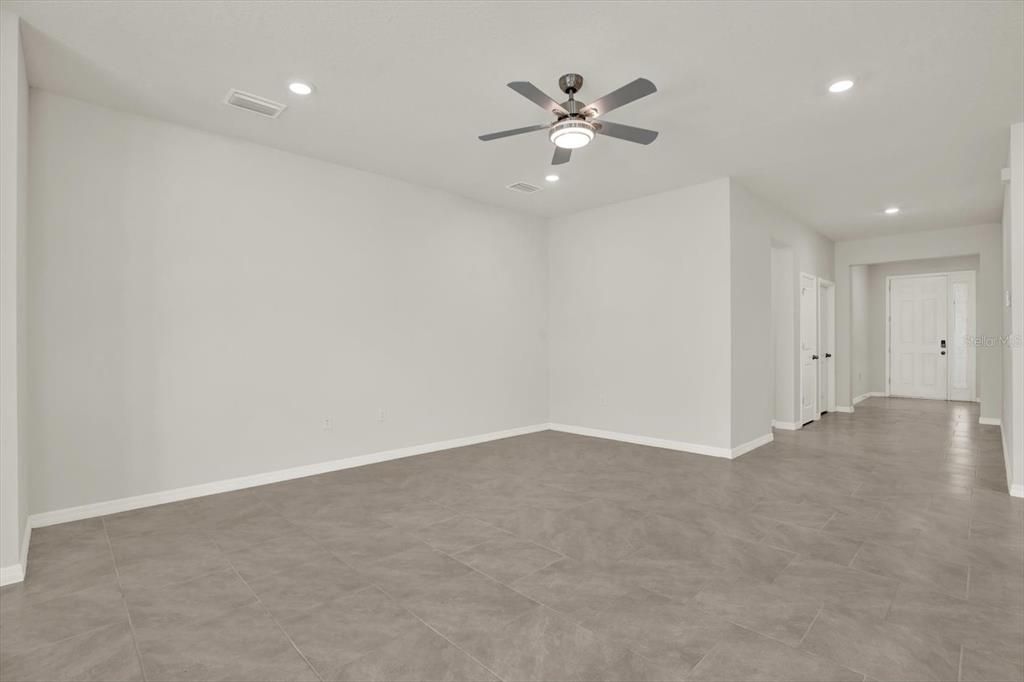 For Sale: $410,000 (4 beds, 2 baths, 2046 Square Feet)