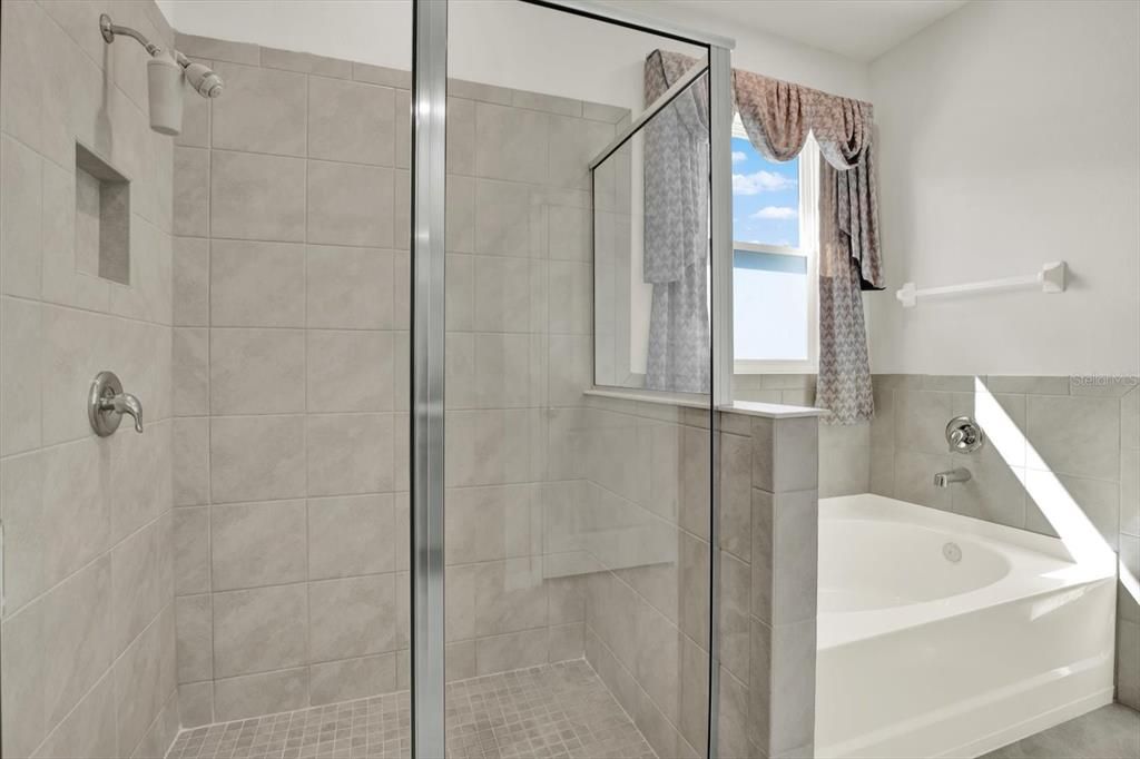 For Sale: $410,000 (4 beds, 2 baths, 2046 Square Feet)