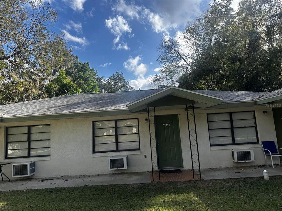 For Rent: $1,000 (1 beds, 1 baths, 864 Square Feet)