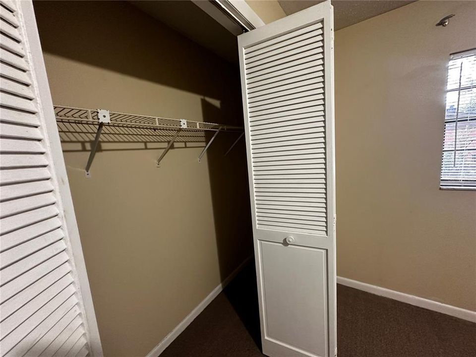 For Rent: $1,000 (1 beds, 1 baths, 864 Square Feet)