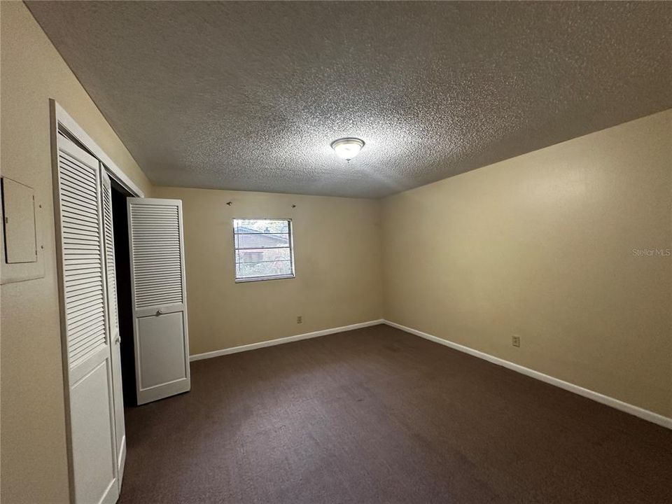 For Rent: $1,000 (1 beds, 1 baths, 864 Square Feet)