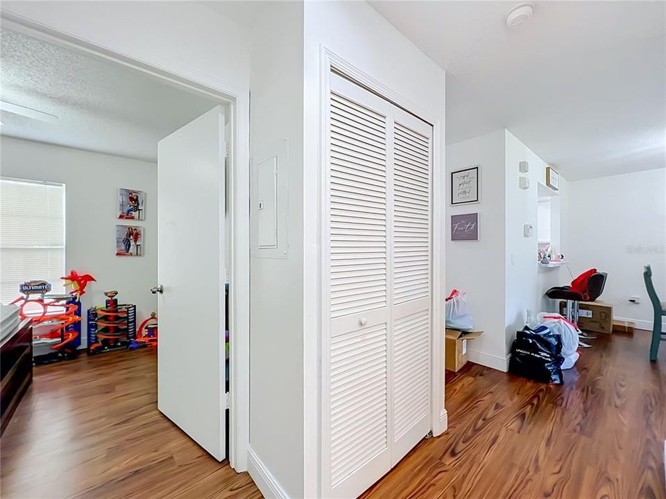 For Sale: $225,000 (3 beds, 2 baths, 1162 Square Feet)