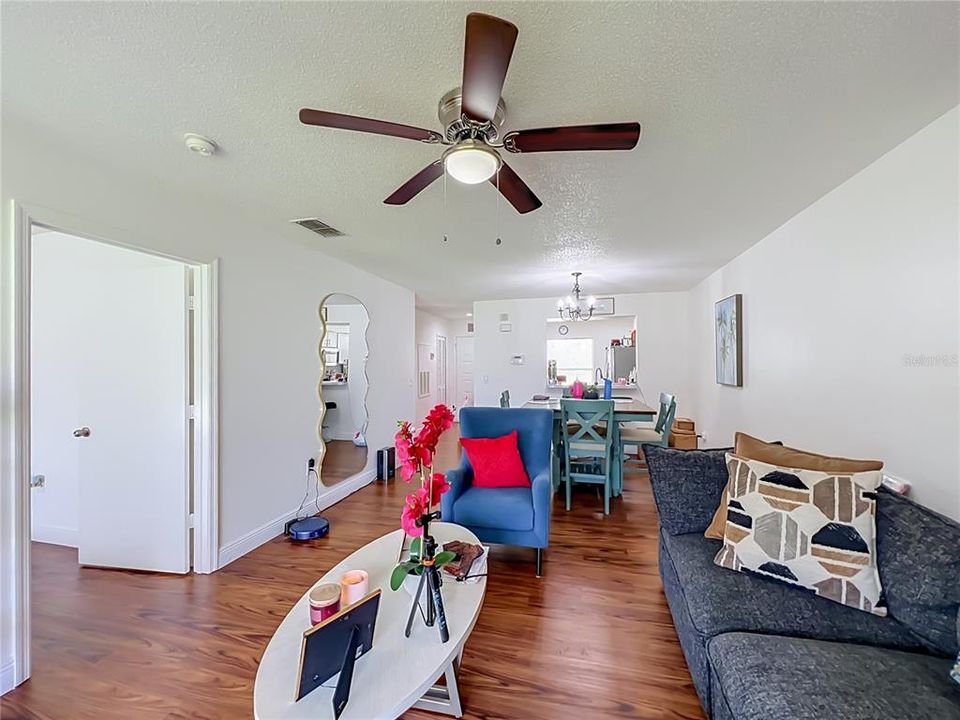 For Sale: $225,000 (3 beds, 2 baths, 1162 Square Feet)