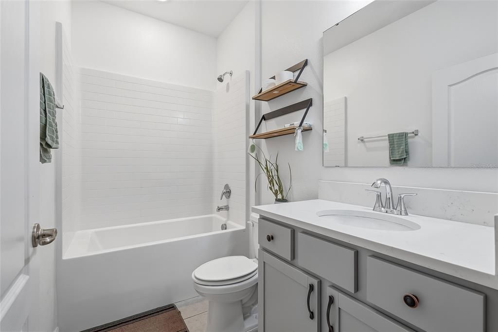 En Venta: $459,000 (3 camas, 2 baños, 1978 Pies cuadrados)