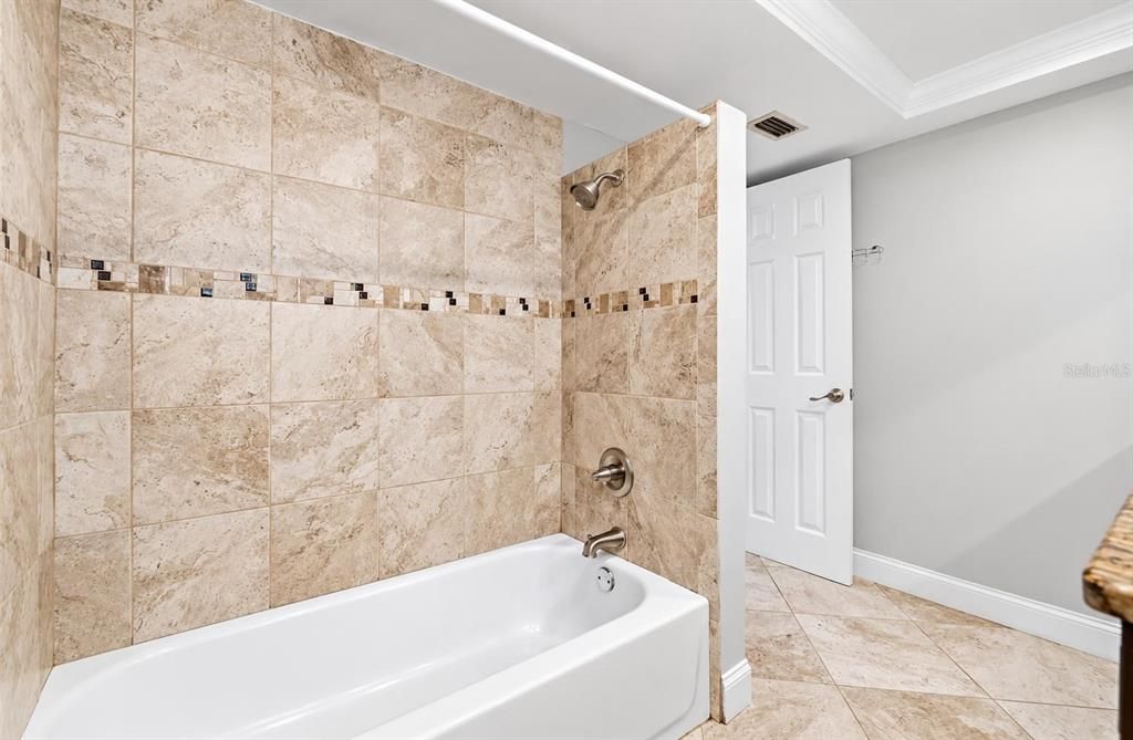 For Sale: $325,000 (3 beds, 2 baths, 1668 Square Feet)