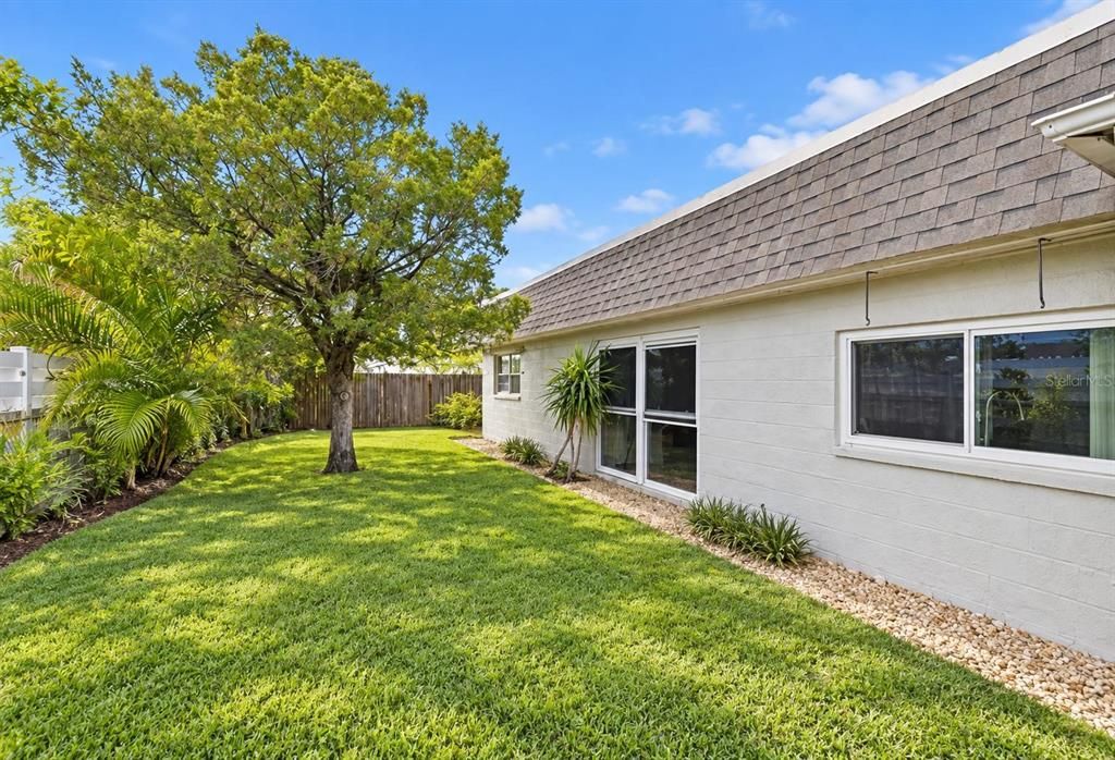 For Sale: $325,000 (3 beds, 2 baths, 1668 Square Feet)
