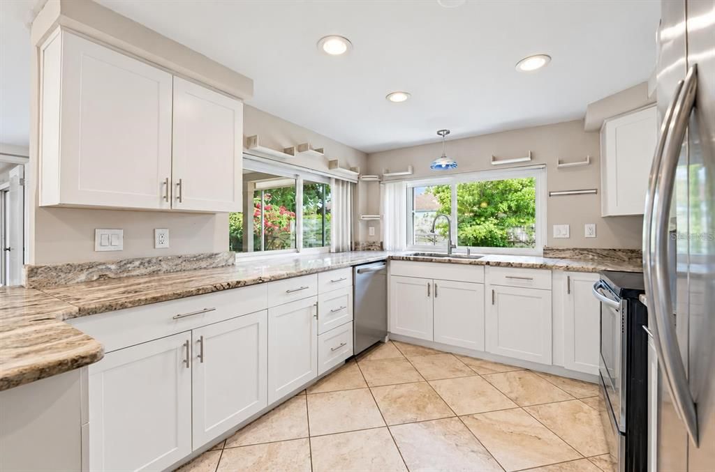 For Sale: $325,000 (3 beds, 2 baths, 1668 Square Feet)