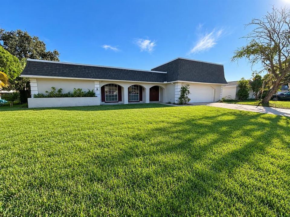 For Sale: $325,000 (3 beds, 2 baths, 1668 Square Feet)