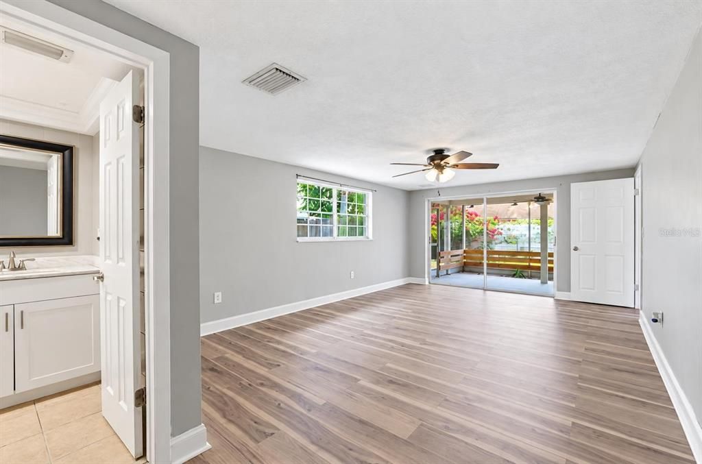 For Sale: $325,000 (3 beds, 2 baths, 1668 Square Feet)