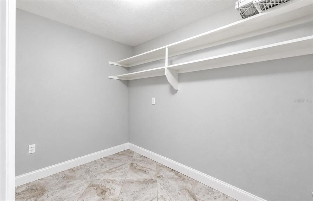 For Sale: $325,000 (3 beds, 2 baths, 1668 Square Feet)