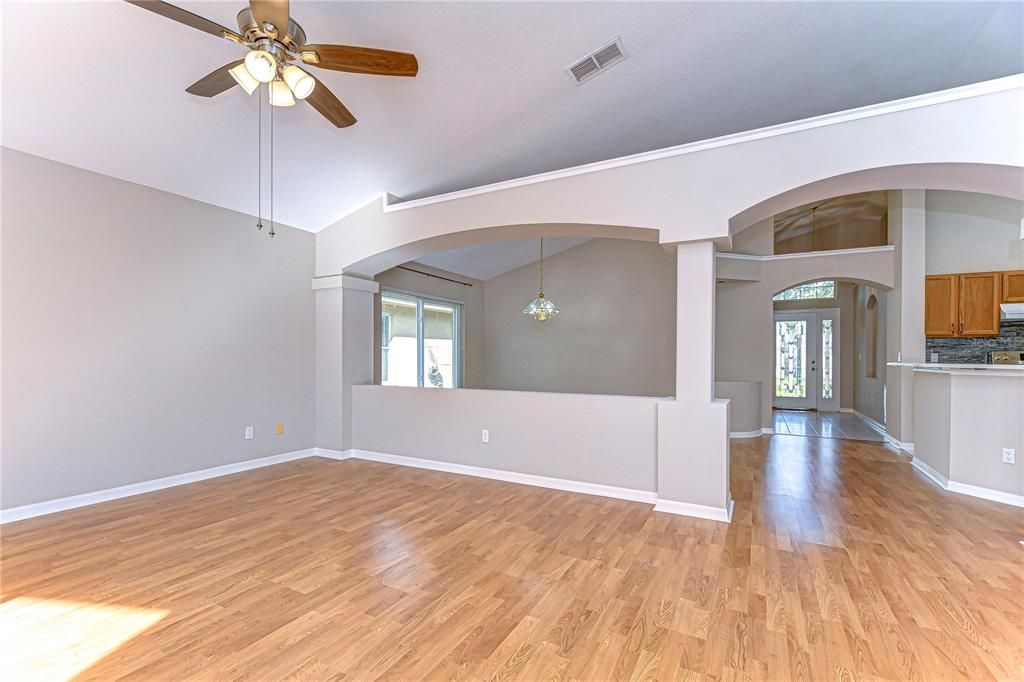 For Sale: $385,000 (4 beds, 2 baths, 1769 Square Feet)