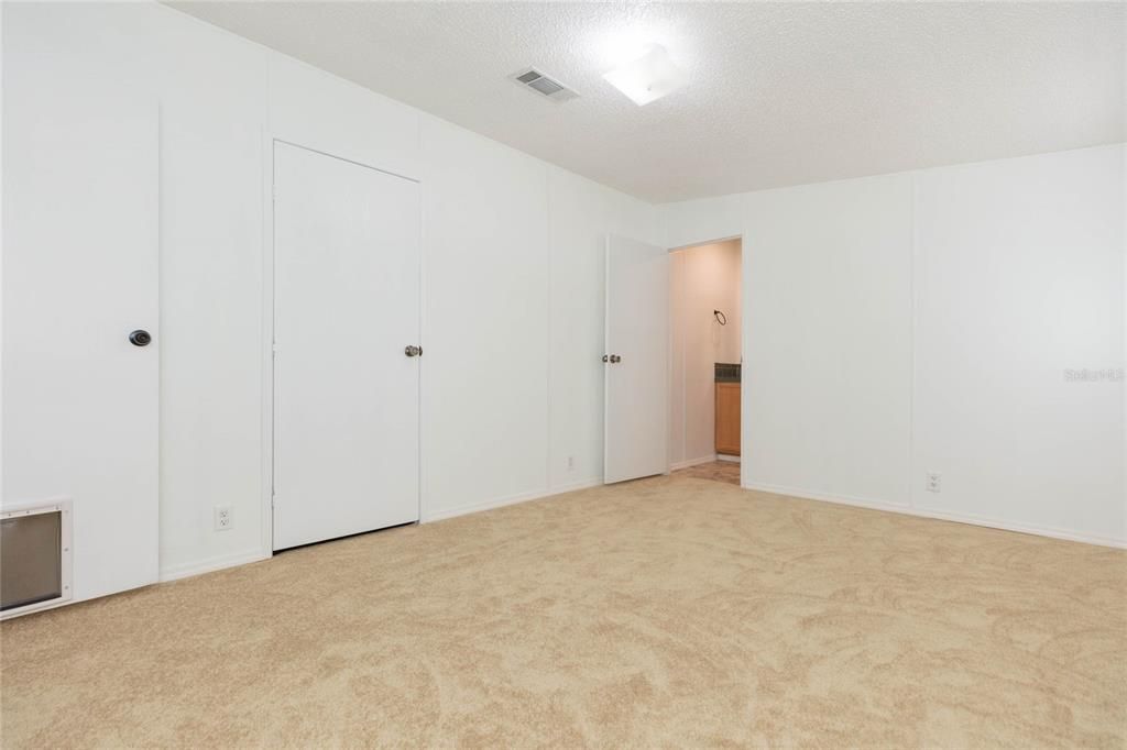 For Rent: $2,050 (3 beds, 2 baths, 1152 Square Feet)