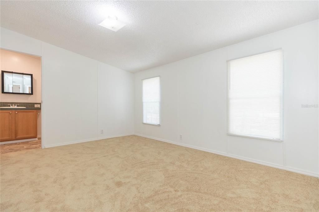 For Rent: $2,050 (3 beds, 2 baths, 1152 Square Feet)