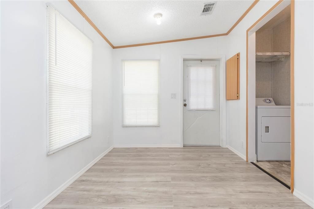 For Rent: $2,050 (3 beds, 2 baths, 1152 Square Feet)