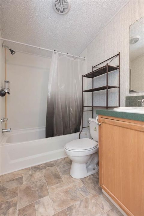 For Rent: $2,050 (3 beds, 2 baths, 1152 Square Feet)