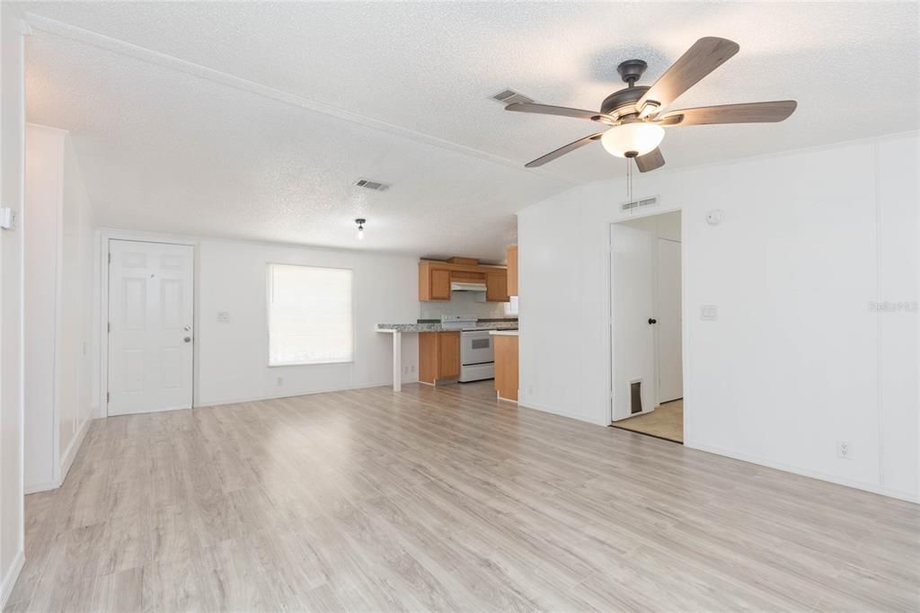 For Rent: $2,050 (3 beds, 2 baths, 1152 Square Feet)