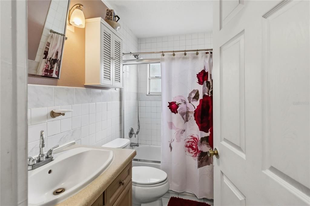 На продажу: $329,900 (3 спален, 2 ванн, 1644 Квадратных фут)