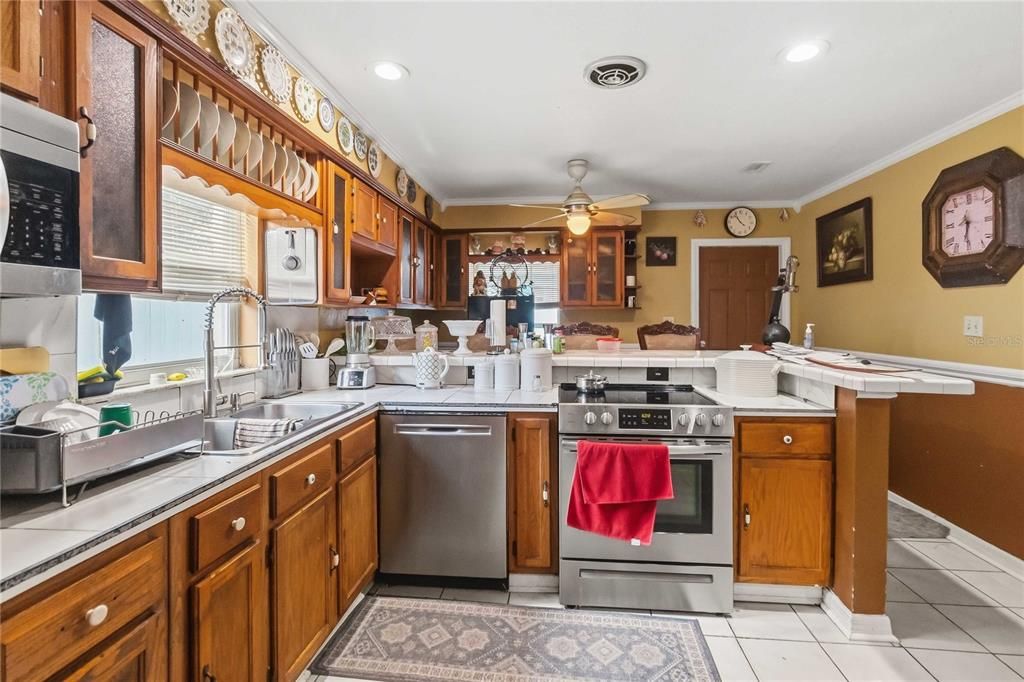 На продажу: $329,900 (3 спален, 2 ванн, 1644 Квадратных фут)