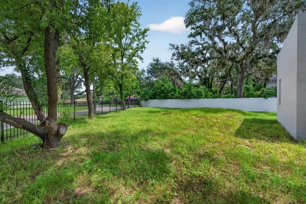 For Sale: $750,000 (4 beds, 2 baths, 2050 Square Feet)